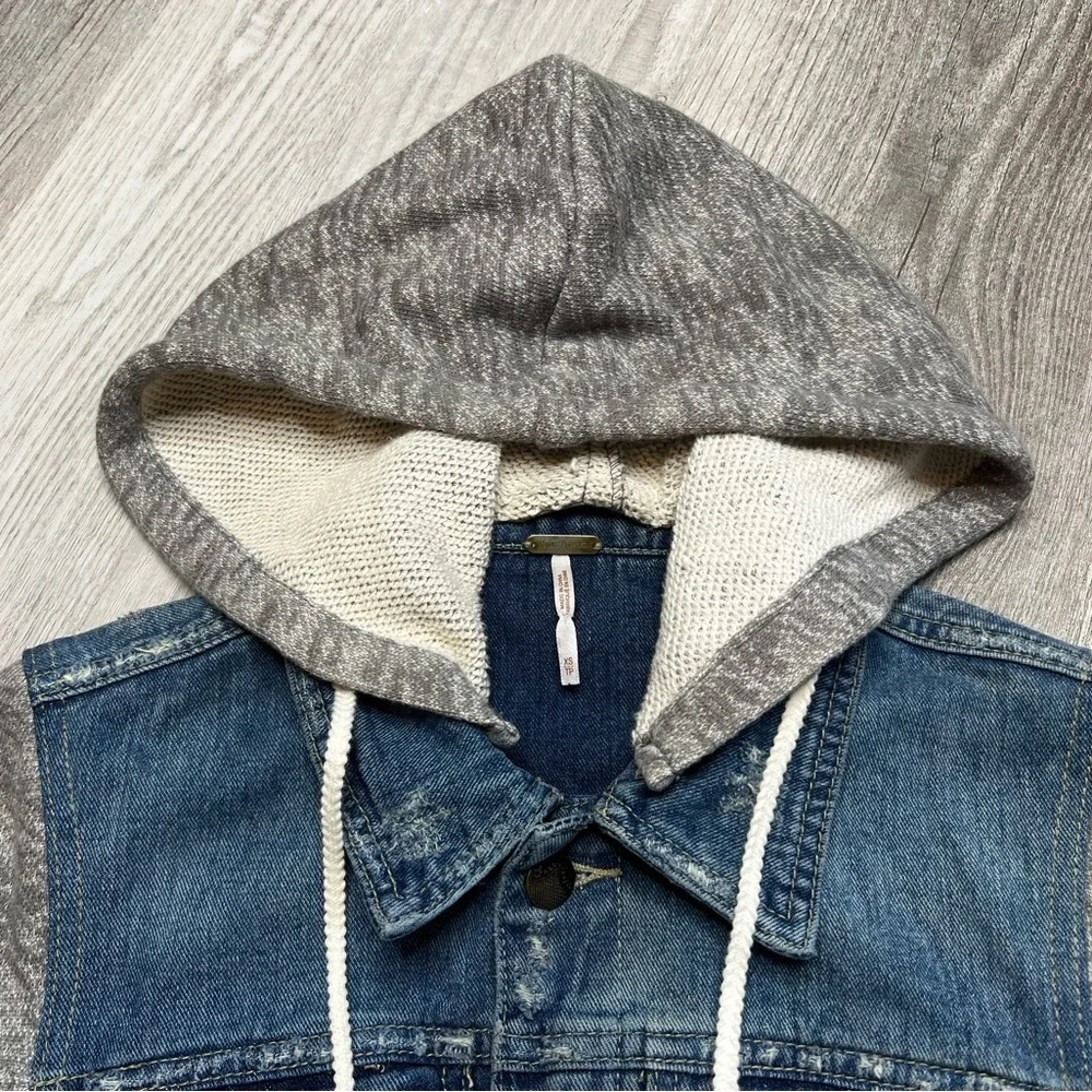 Free People Hooded Denim Jacket Size XS Cotton Distressed Removable Hood - Picture 4 of 13